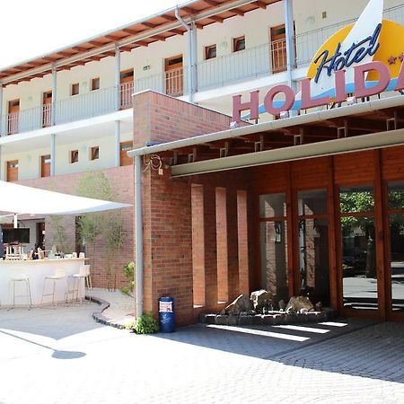 Hotel Holiday Шіофок Екстер'єр фото