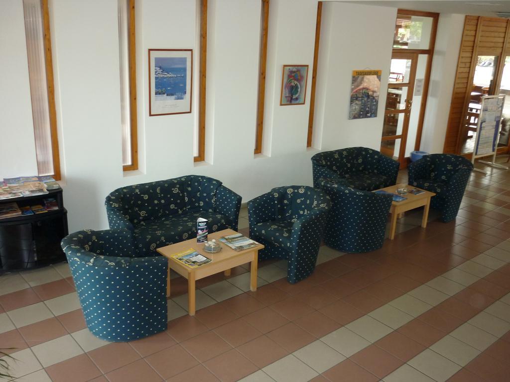Hotel Holiday Шіофок Екстер'єр фото