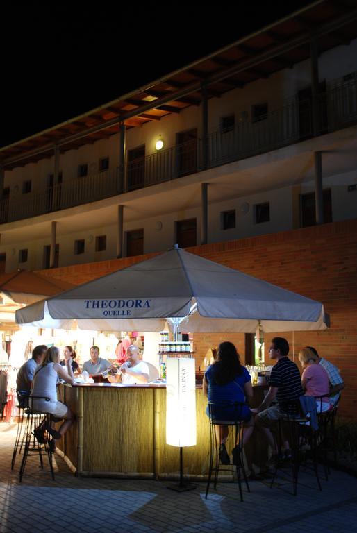 Hotel Holiday Шіофок Екстер'єр фото