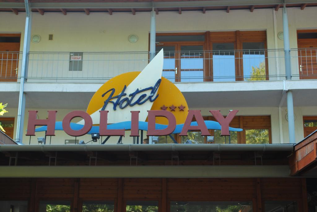 Hotel Holiday Шіофок Екстер'єр фото