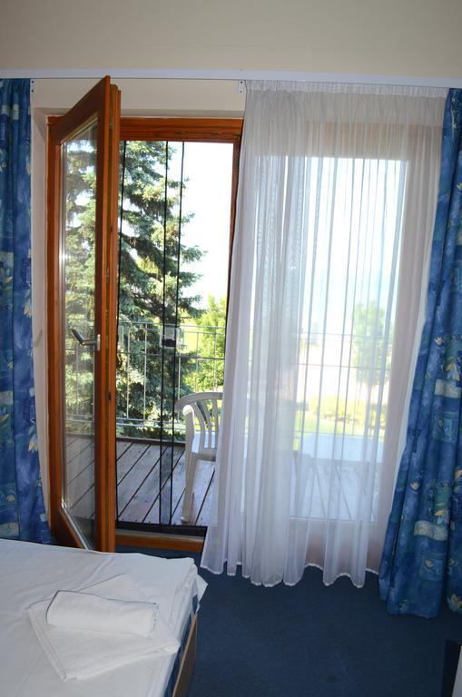 Hotel Holiday Шіофок Екстер'єр фото
