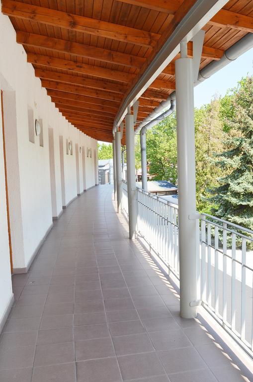 Hotel Holiday Шіофок Екстер'єр фото