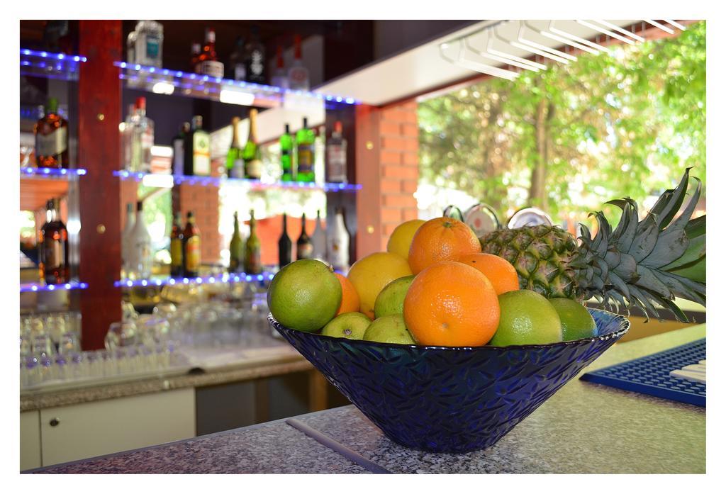 Hotel Holiday Шіофок Екстер'єр фото