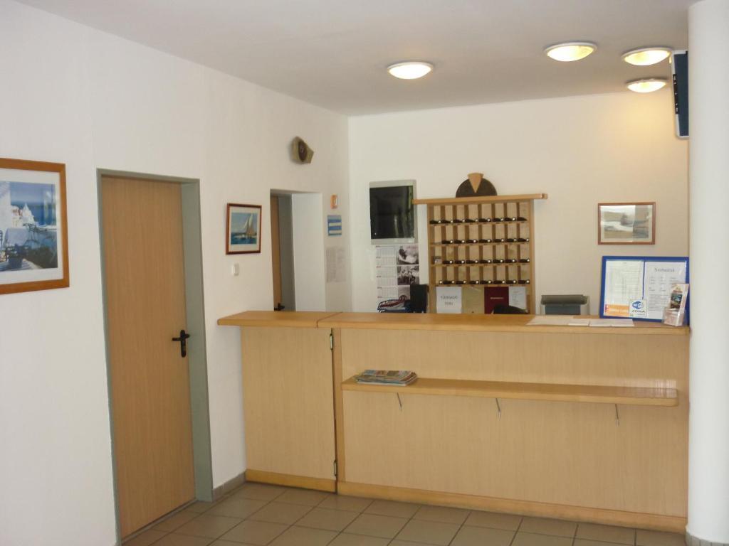 Hotel Holiday Шіофок Екстер'єр фото